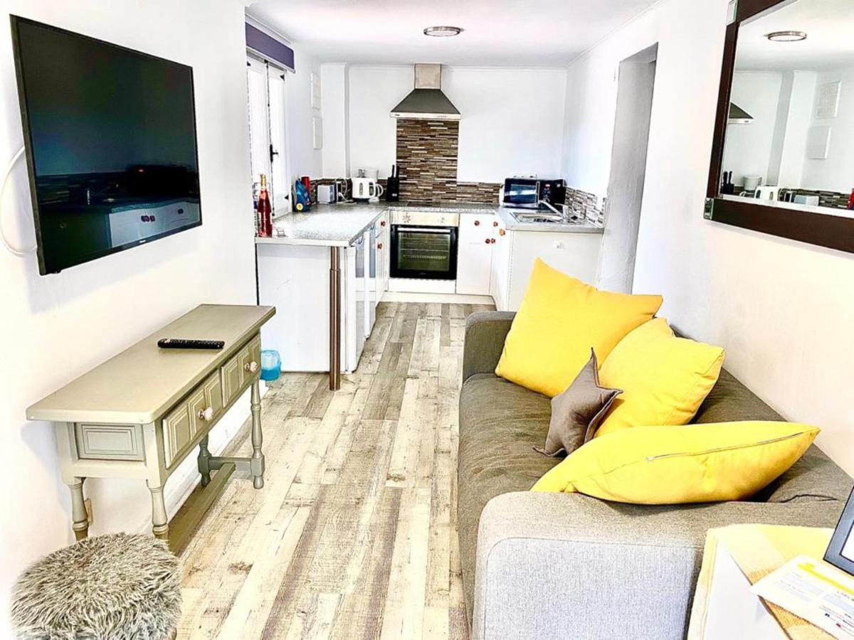Lovely 2 Bed Apartment In Alcalalí エクステリア 写真